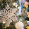 Christmas-tree-decorations-snowflake-design