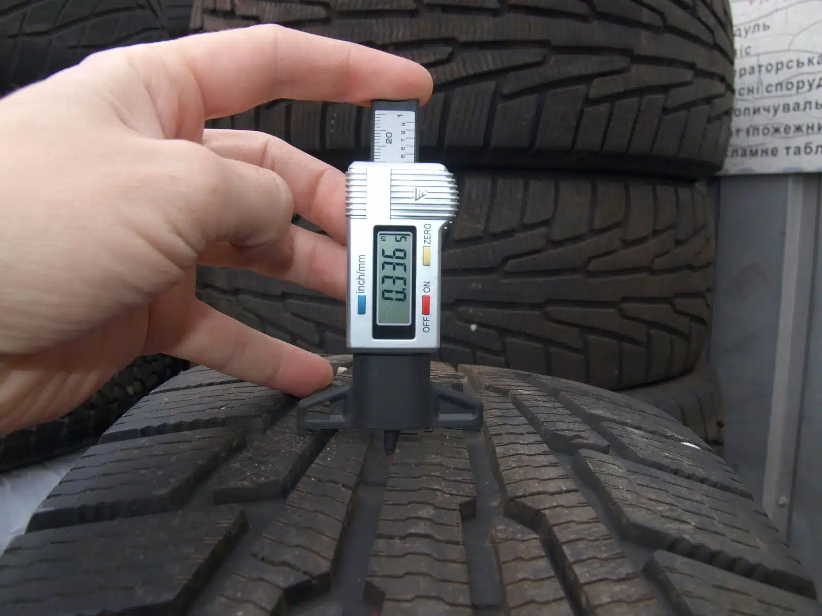Checking tire Depositphotos 106531002 XL
