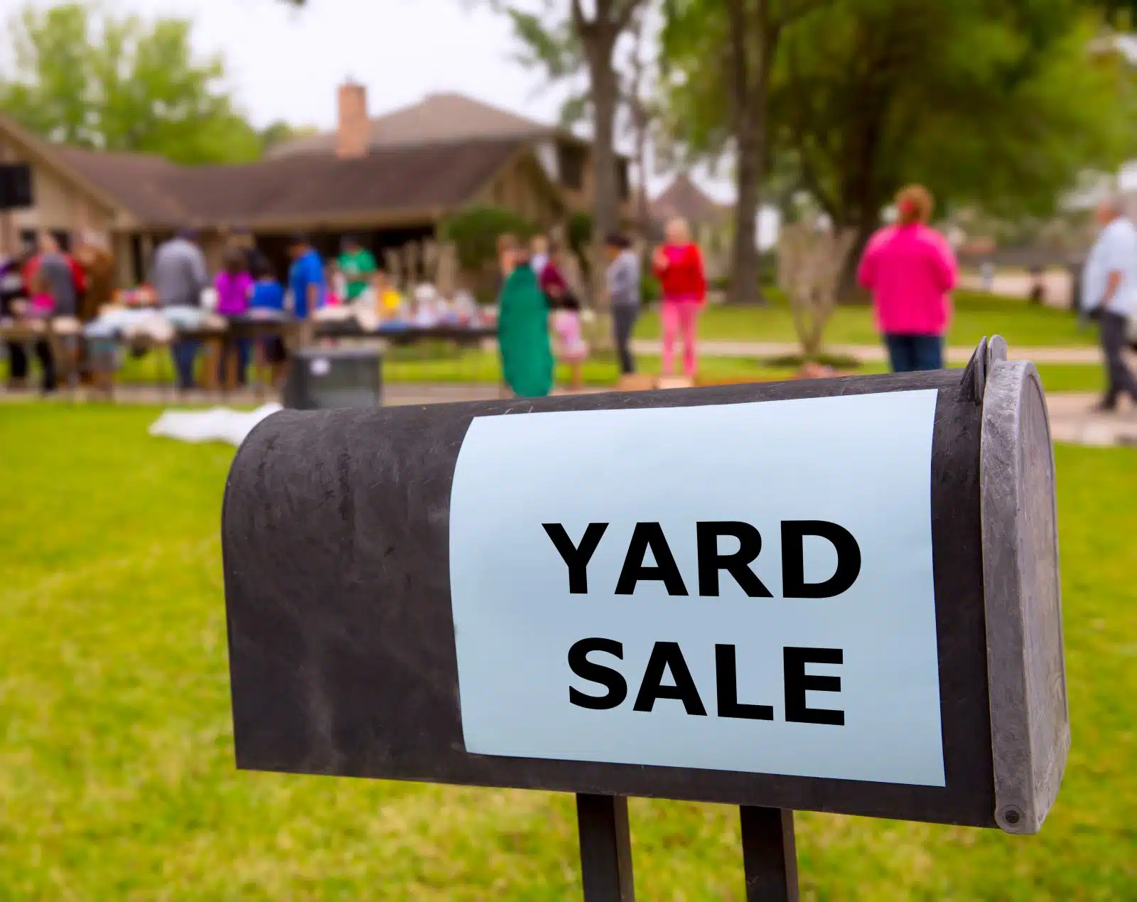 Yard sale Depositphotos 26185441 XL
